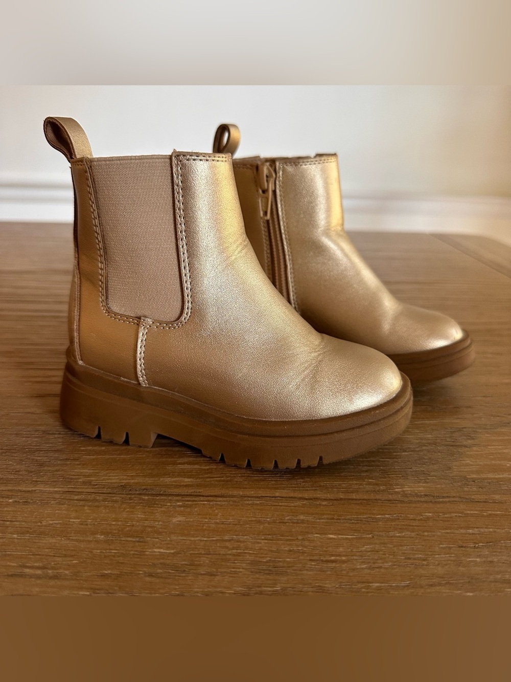 Gap Kids Metallic Gold Chelsea Boots Toddler Girls Size 7 Lug Sole